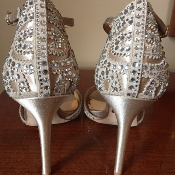 Nude Badgley Mischka Roxy Embellished Pumps Heels - Picture 7 of 8